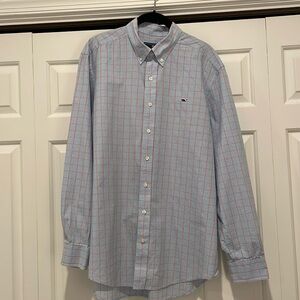 Men’s Vineyard Vines Slim Fit Whale button down shirt. Size L